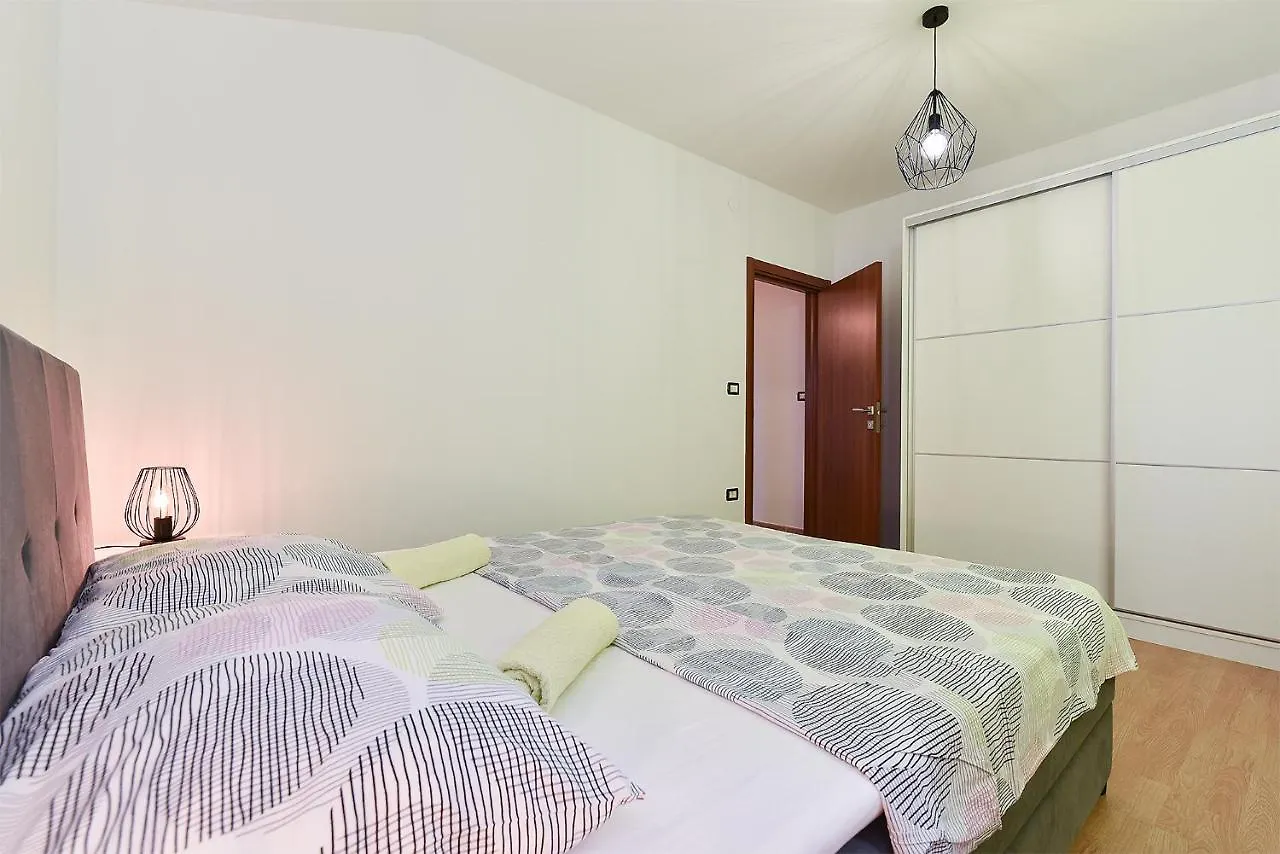 Villa House Marijana 2115 Galižana